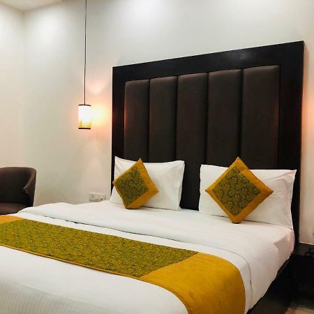 Hotel Royal Palace Hapur Экстерьер фото