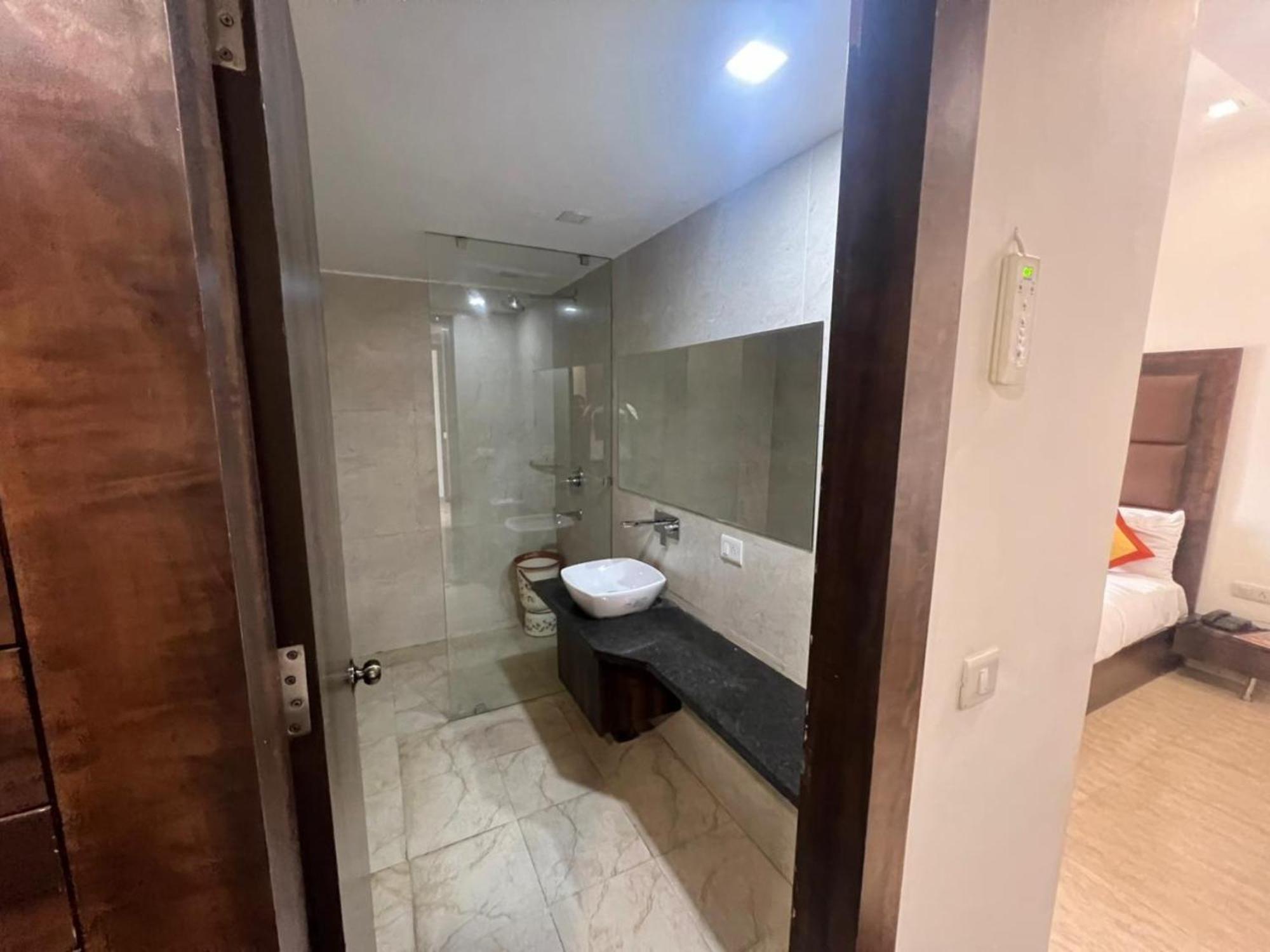 Hotel Royal Palace Hapur Экстерьер фото