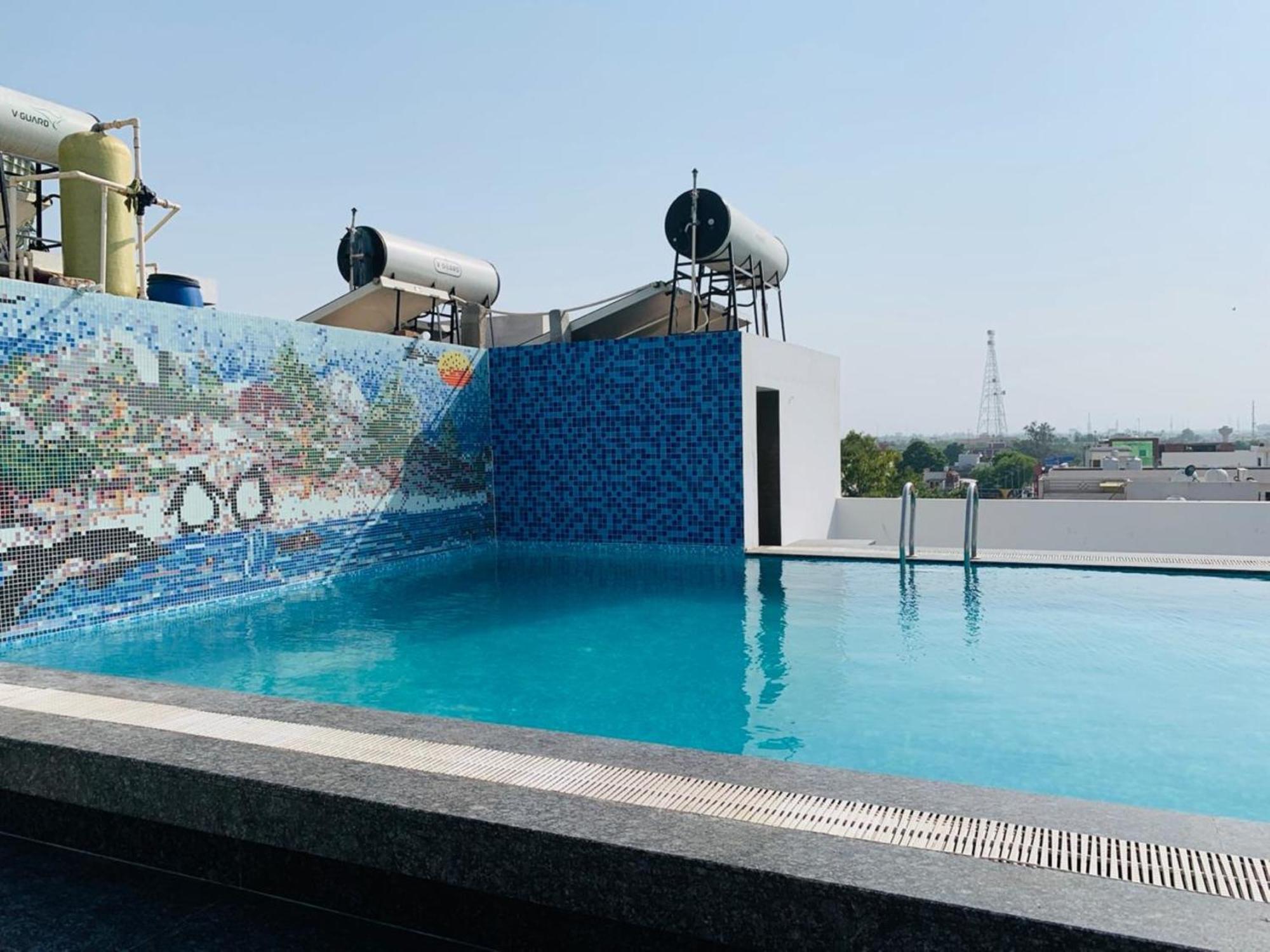 Hotel Royal Palace Hapur Экстерьер фото