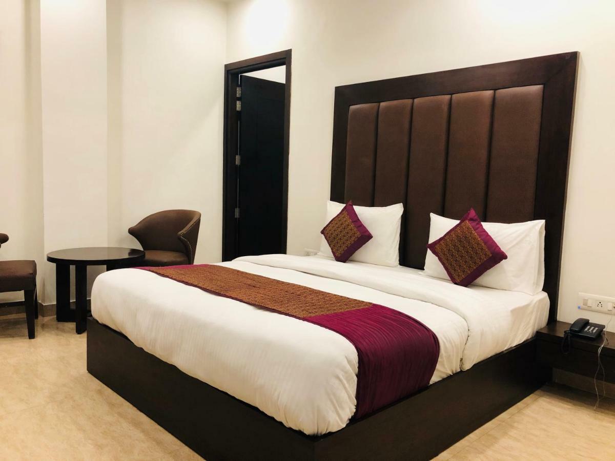 Hotel Royal Palace Hapur Экстерьер фото