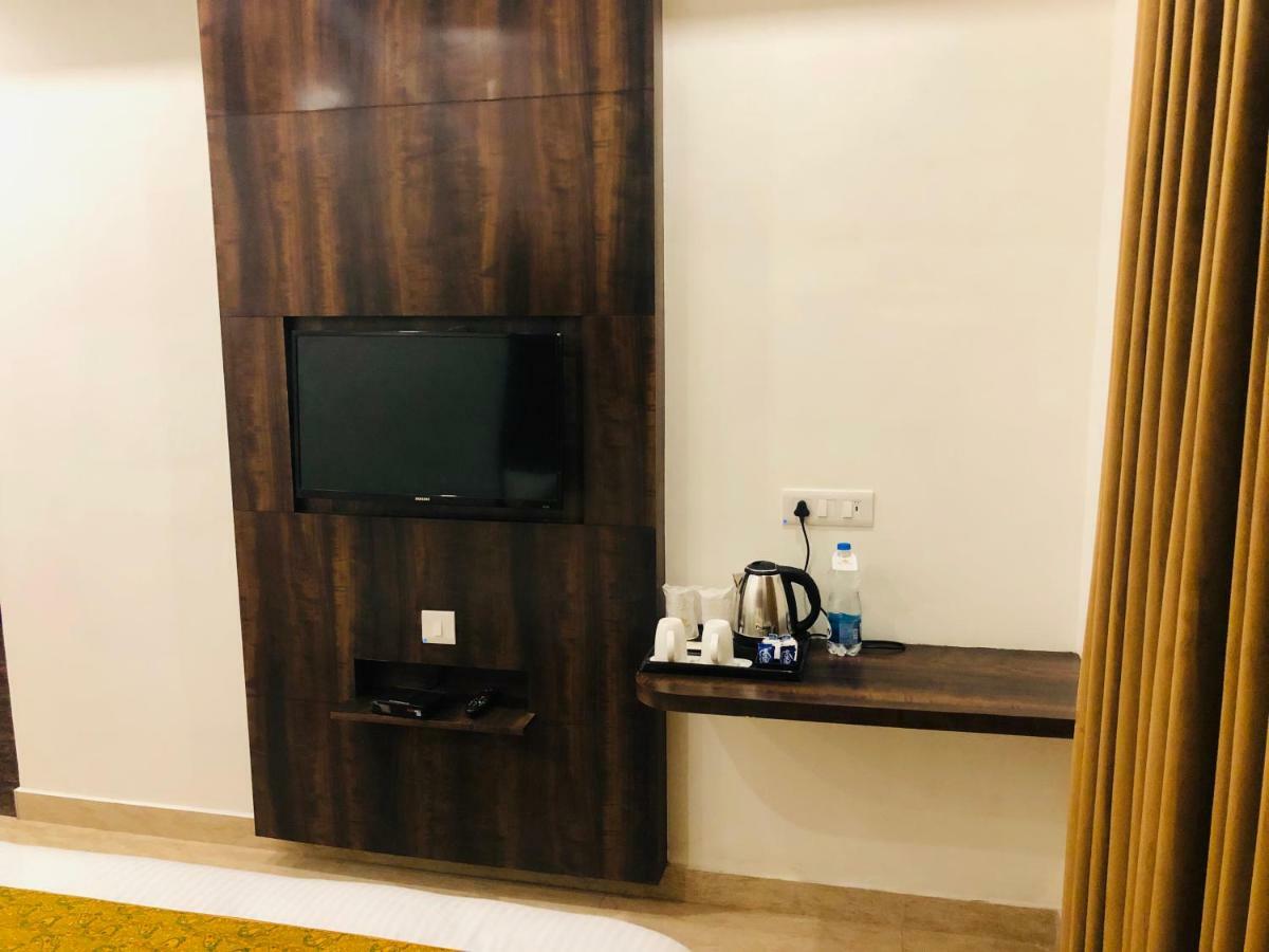 Hotel Royal Palace Hapur Экстерьер фото