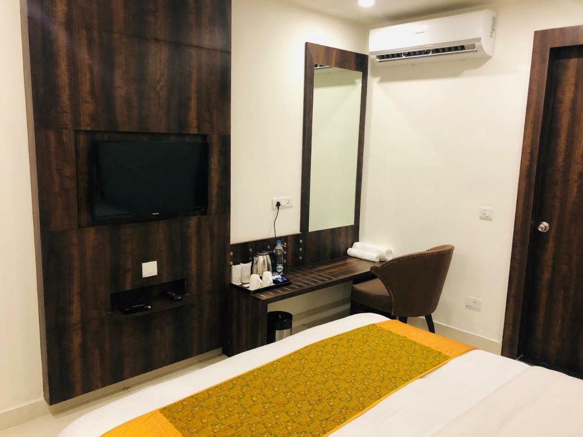 Hotel Royal Palace Hapur Экстерьер фото